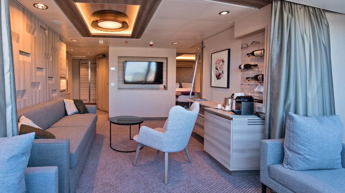 Hurtigruten - MS Fridtjof Nansen - Expedition Suite MD 2.png